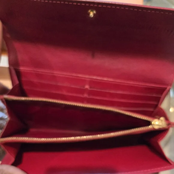 Sarah patent leather wallet Louis Vuitton With Complimentary Chain For Crossbody - Picture 9 of 15